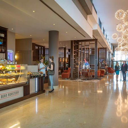 Clayton Hotel Dublin Airport Coolock Fasilitas foto The lobby of the hotel