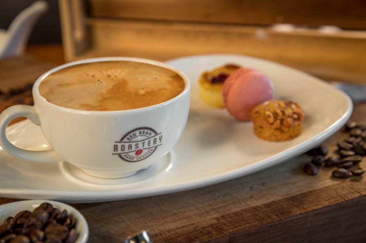 Clayton Hotel Dublin Airport Coolock Bagian luar foto Red Bean Roastery